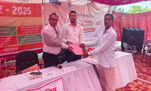 ग्रामीण सेवा शिविर में अजमुद्दीन का बना जन्म प्रमाण पत्र, महिला की अटकी पेंशन हुई चालू