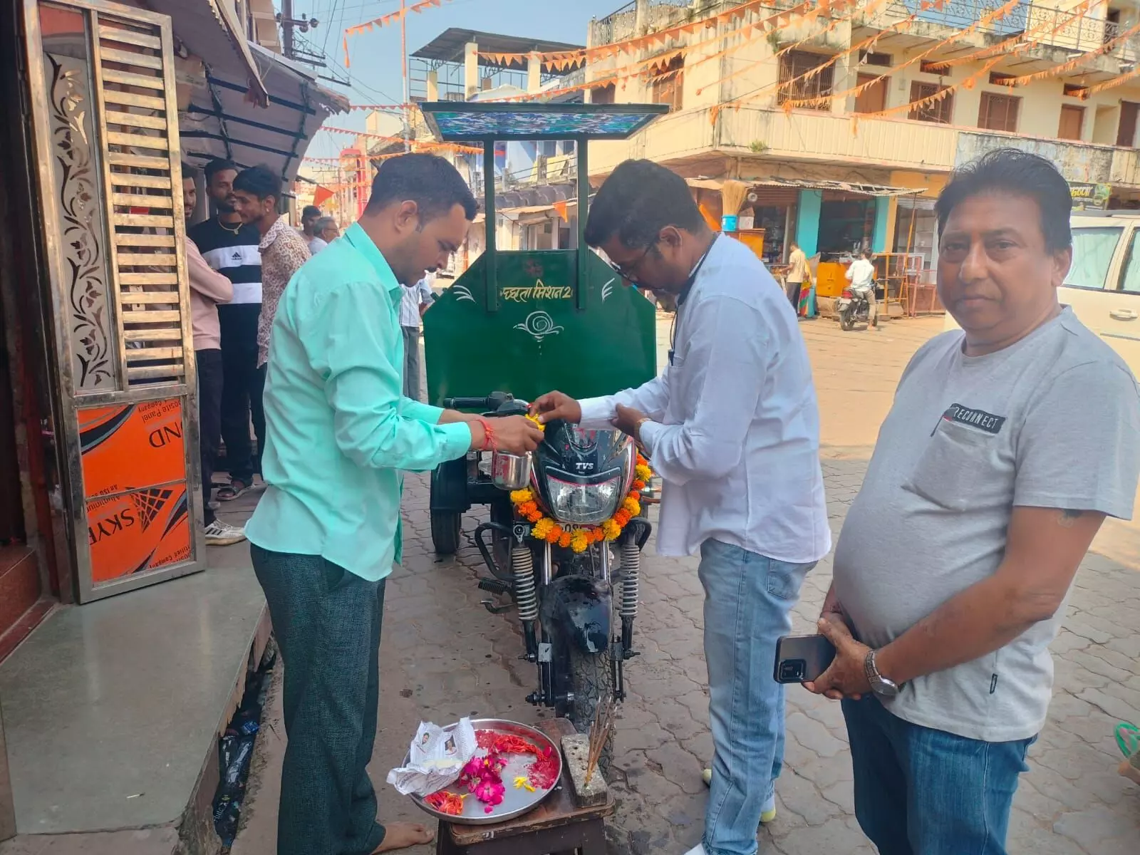 दुकान के बाहर कचरा फैलाने पर ₹500 का लगेगा जुर्माना, दुकान की जाएगी सीज दुकान के बाहर कचरा फैलाने पर ₹500 का लगेगा जुर्माना, दुकान की जाएगी सीज