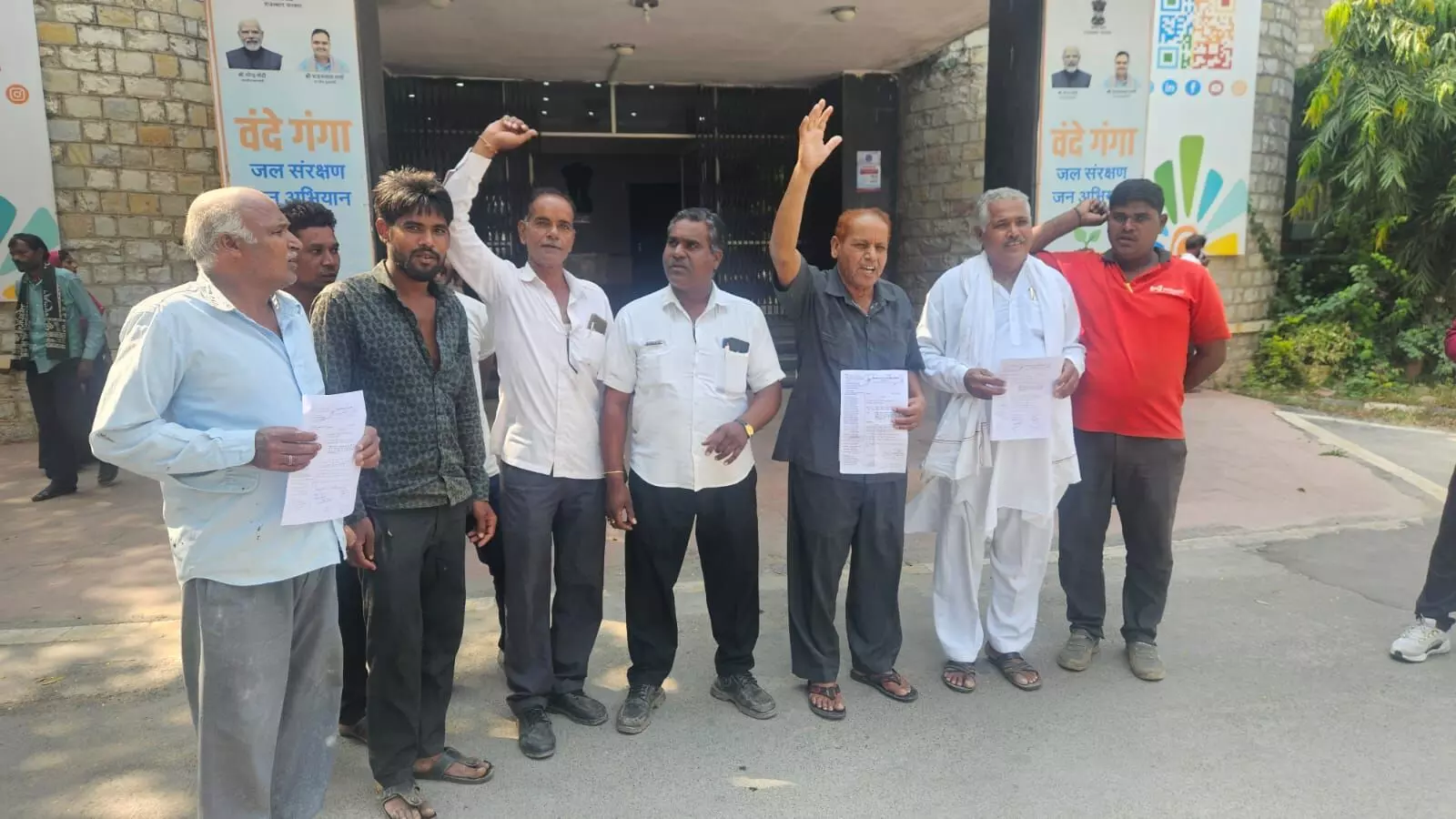 महिला का पांव काटकर चांदी की कड़ियां लूटीं, न्याय व मुआवजे की मांग तेज*