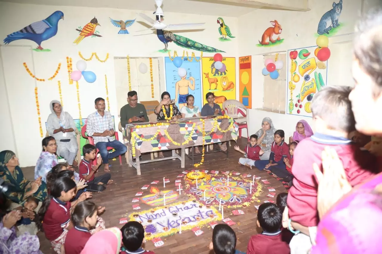 नंदघर पर दीपोंत्सव कार्यक्रम मनाया नंदघर पर दीपोंत्सव कार्यक्रम मनाया