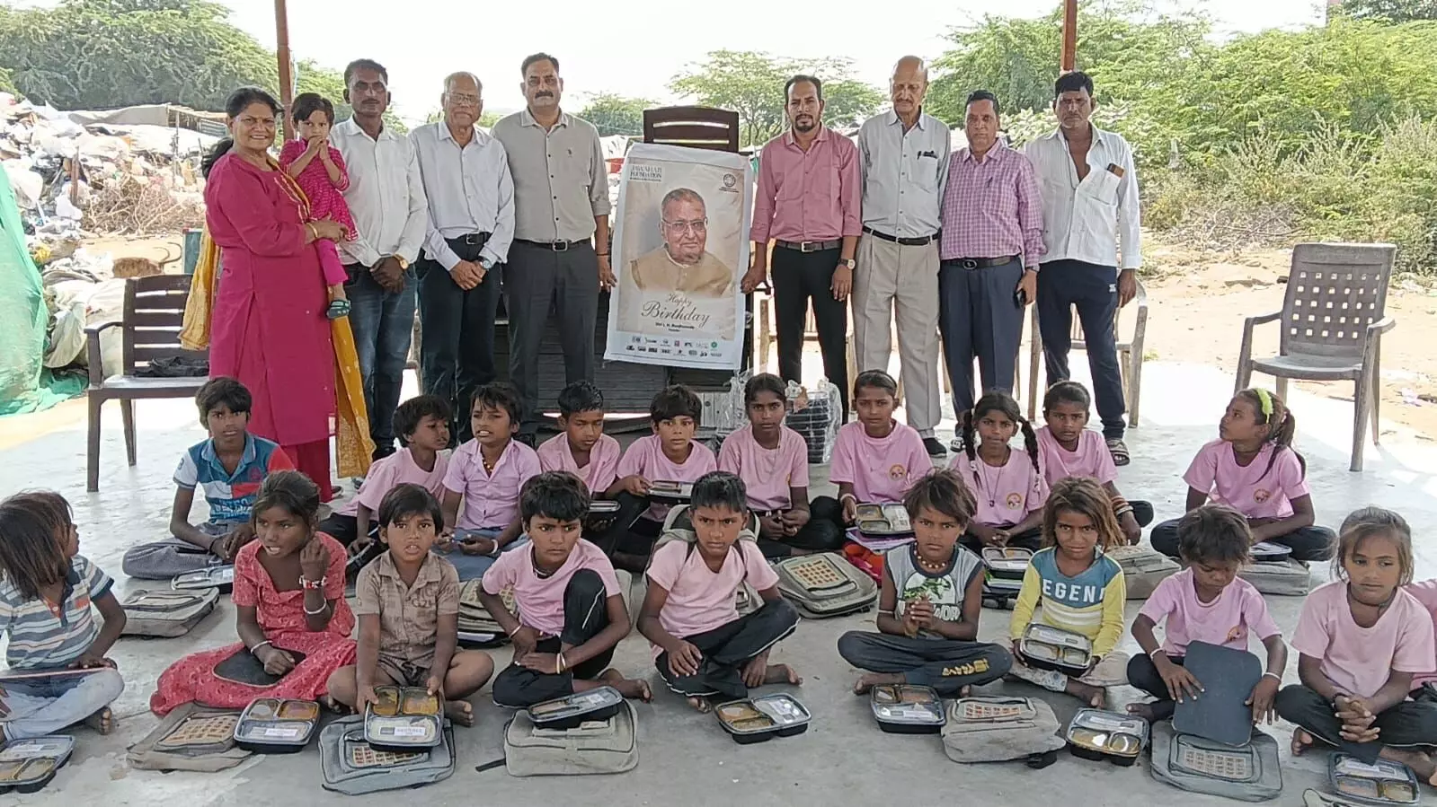 एल.एन.जे. बाबू का जन्मदिन   मनाया