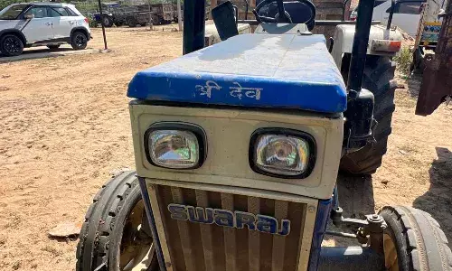 अवैध बजरी परिवहन पर कार्रवाई-दो ट्रैक्टर-ट्रॉली और तीन खाली ट्रॉली भी जब्त