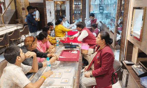 सोने के सिक्कों से लेकर मिठाइयों तक खरीदारी का बदला ट्रेंडभीलवाड़ा में  सस्ता सोना , चांदी