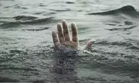 तालाब में उतरा व्यक्ति डूबा, बाहर आने से किया इनकार, तलाश जारी