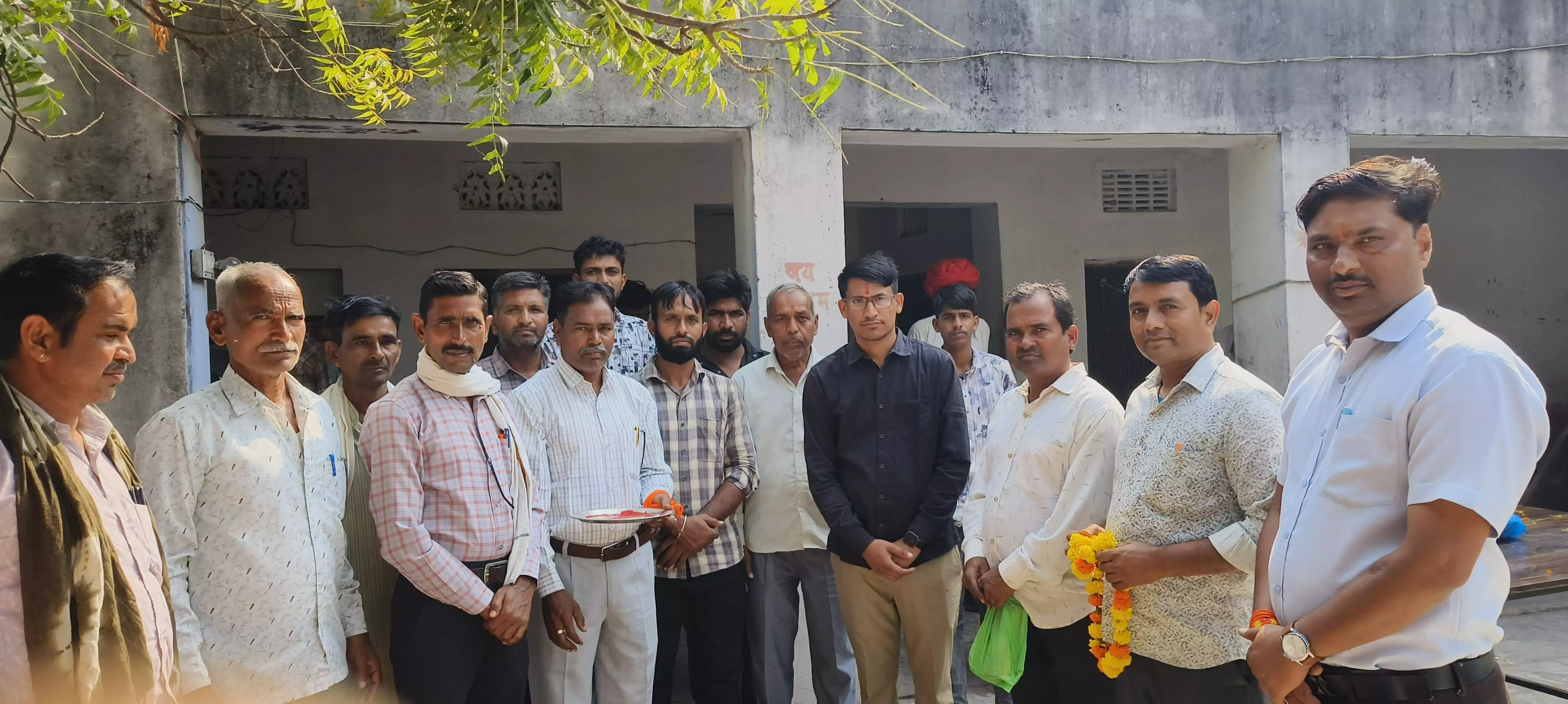 RAS  में चयन होने पर गुर्जर का किया सम्मान