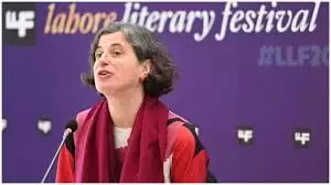 दिल्ली एयरपोर्ट पर कार्रवाई: विदेशी प्रोफेसर वीजा उल्लंघन में डिपोर्ट