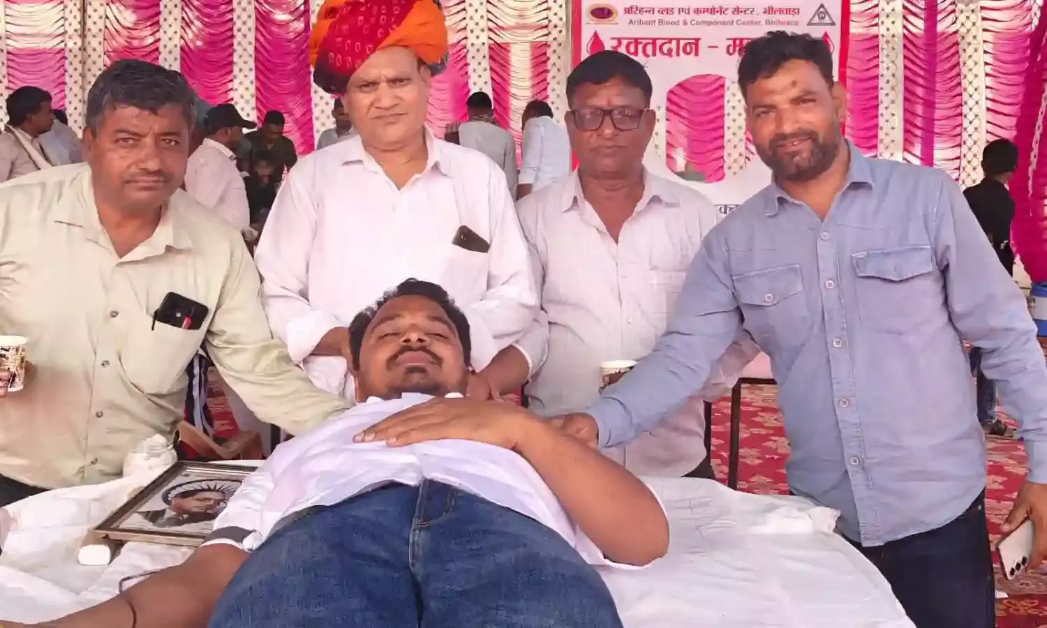 211 जनों ने किया रक्तदान