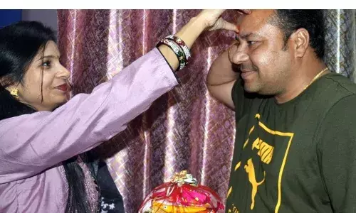 भाई दूज आज: भाई-बहन के स्नेह का पर्व, जानें तिलक का महत्व और शुभ मुहूर्त