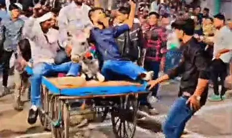 अनोखी परंपरा — यहां गधों की होती है पूजा, ‘वैशाखी नंदन’ के नाम से जानी जाती है यह परंपरा अनोखी परंपरा — यहां गधों की होती है पूजा, ‘वैशाखी नंदन’ के नाम से जानी जाती है यह परंपरा