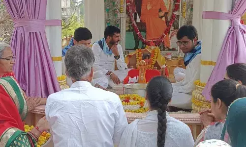 प्रेम प्रवाहिनी रथ यात्रा का स्वागत प्रेम प्रवाहिनी रथ यात्रा का स्वागत