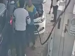 थप्पड़ कांड: RAS अधिकारी छोटू लाल निलंबित ,पेट्रोल पंप वालों ने मेरी पत्नी को आंख मारी अब लगाया आरोप थप्पड़ कांड: RAS अधिकारी छोटू लाल निलंबित ,पेट्रोल पंप वालों ने मेरी पत्नी को आंख मारी अब लगाया आरोप