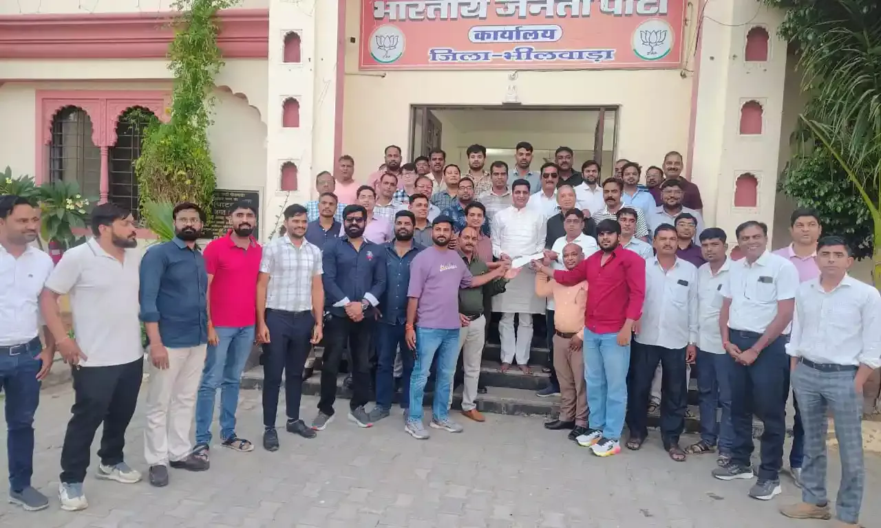 यूआईटी लॉटरी विवाद: आवंटियों ने भाजपा जिलाध्यक्ष को सौंपा ज्ञापन, डिमांड नोट जारी करने की मांग