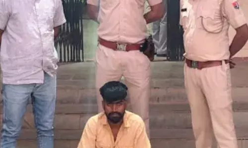 2 साल से फरार 5 हजार रुपये का ईनामी वांछित आरोपित गिरफ्तार 2 साल से फरार 5 हजार रुपये का ईनामी वांछित आरोपित गिरफ्तार