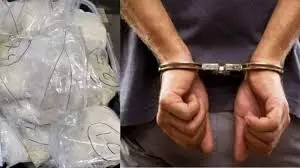 तलवारों के साथ पकड़े गए दो युवक, दोनों गिरफ्तार