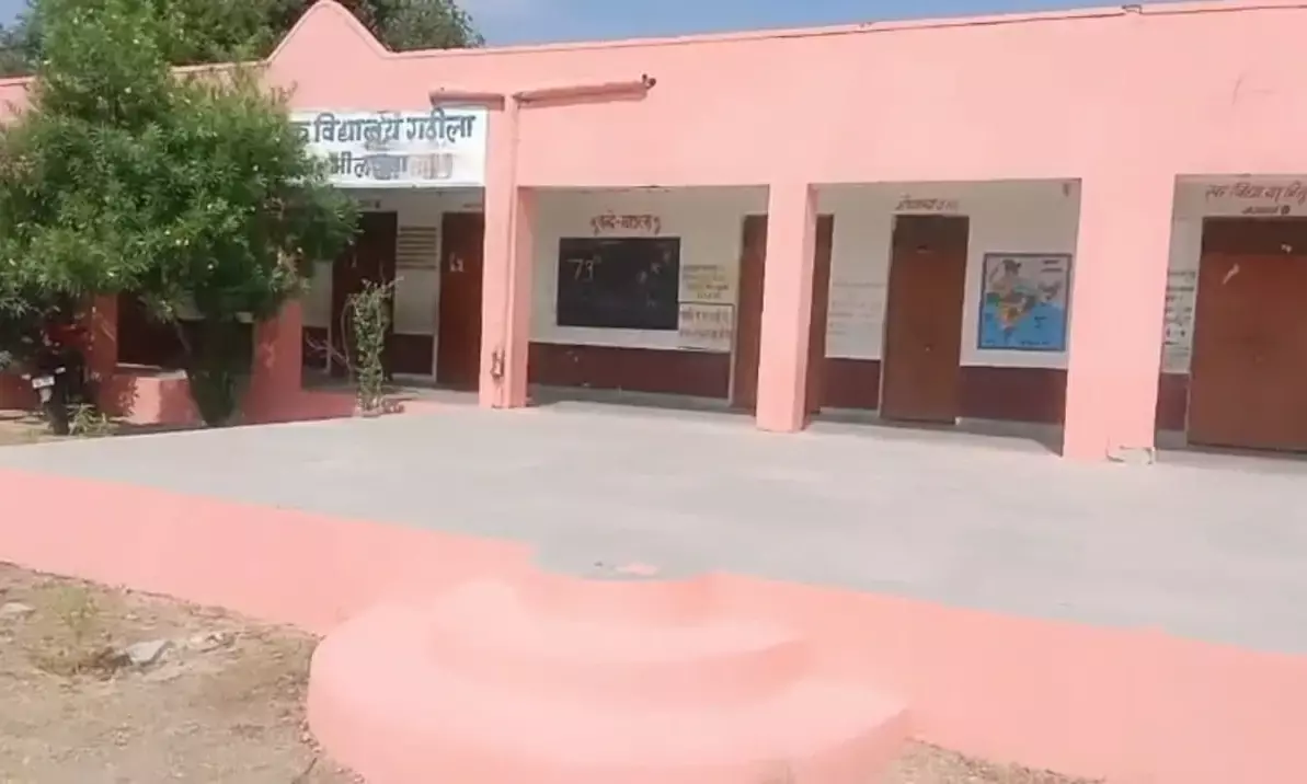 गंठीला विद्यालय में दीपावली की जगमग, रंग-रोगन के साथ करवाई रोशनी गंठीला विद्यालय में दीपावली की जगमग, रंग-रोगन के साथ करवाई रोशनी