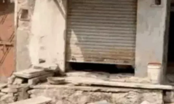 मंगरोप में पटाखे चलाने वालों की लापरवाही से हादसा, बुजुर्ग महिला घायल मंगरोप में पटाखे चलाने वालों की लापरवाही से हादसा, बुजुर्ग महिला घायल