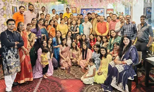 प्रोफेशनल लाइफ के साथ सामाजिक और पारिवारिक बंधन को मजबूत करने की पहल प्रोफेशनल लाइफ के साथ सामाजिक और पारिवारिक बंधन को मजबूत करने की पहल