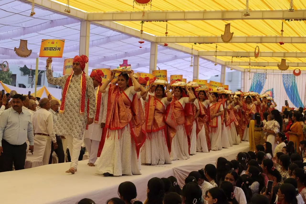 ज्ञानपंचमी पर प्रवाहित श्रद्धा एवं भक्ति की गंगा, बच्चों के संग बड़ो ने भी की मां शारदा की आराधना ज्ञानपंचमी पर प्रवाहित श्रद्धा एवं भक्ति की गंगा, बच्चों के संग बड़ो ने भी की मां शारदा की आराधना