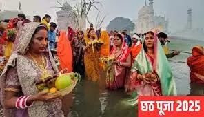 छठ पूजा की तैयारियां चरम पर: महिलाओं ने किया खरना पूजन,आज   होगा अस्ताचलगामी अर्घ्य