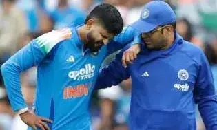 भारतीय वनडे टीम के उपकप्तान श्रेयस अय्यर को कैच लेने के दौरान चोट लगी, सिडनी के अस्‍पताल में भर्ती