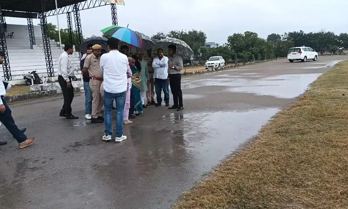 जिला कलक्टर एवं जनप्रतिनिधियों ने स्वदेशी मेला स्थल का किया निरीक्षण जिला कलक्टर एवं जनप्रतिनिधियों ने स्वदेशी मेला स्थल का किया निरीक्षण