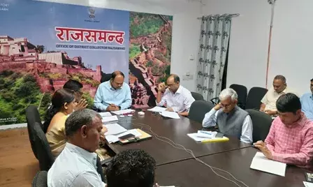 संपर्क पोर्टल की साप्ताहिक समीक्षा बैठक में प्रत्येक परिवादी को राहत प्रदान करने के निर्देश