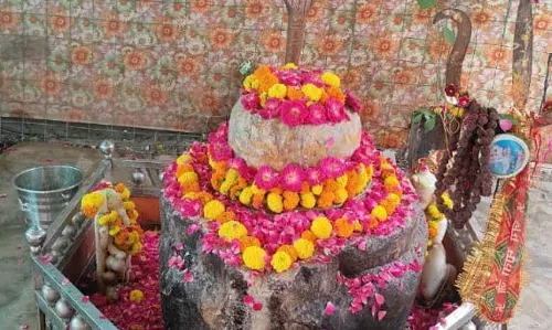 ग्यारह सौ वर्ष पुराना शिव मंदिर — आकोला का आस्था स्थल