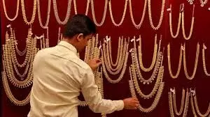 फिर गिरे सोने-चांदी के दाम फिर गिरे सोने-चांदी के दाम