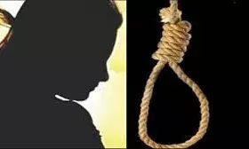 दो बच्चों की मां ने फांसी लगाकर दी जान, पिता बोले- ससुराल वाले करते थे प्रताडऩा