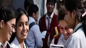 सरकारी छात्रों को राहत, प्राइवेट स्कूलों के विद्यार्थियों से वसूले जाएंगे 30 रुपए सरकारी छात्रों को राहत, प्राइवेट स्कूलों के विद्यार्थियों से वसूले जाएंगे 30 रुपए