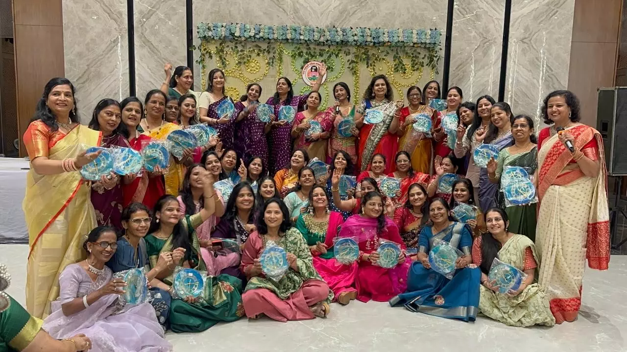 दीपावली स्नेह मिलन में उमड़ी खुशियों की चमक, 50 सदस्याओं को किया सम्मानित