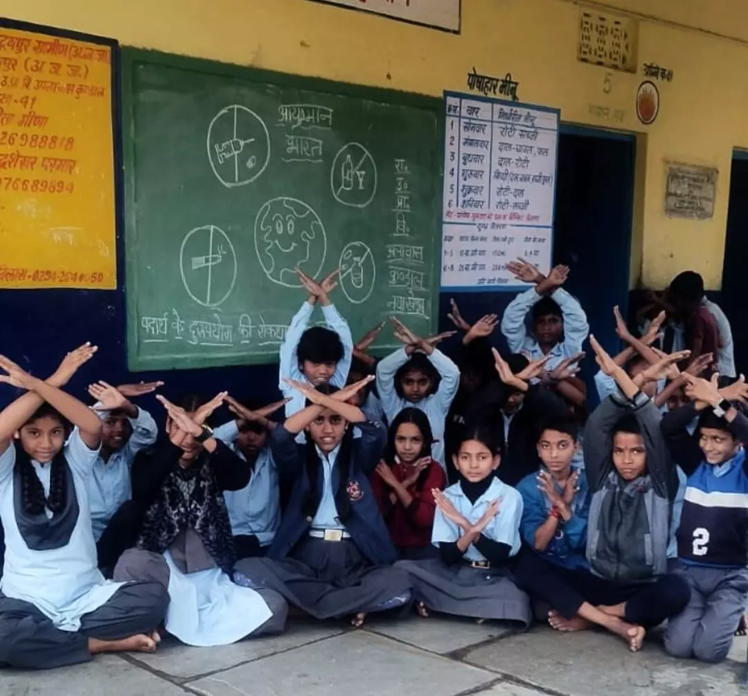स्कूल हेल्थ एंड वैलनेस प्रोग्राम के तहत विद्यार्थियों ने लिया नशा मुक्ति का संकल्प स्कूल हेल्थ एंड वैलनेस प्रोग्राम के तहत विद्यार्थियों ने लिया नशा मुक्ति का संकल्प