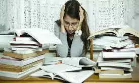 पाठ्यक्रम अधूरा, परीक्षा नजदीक — शिक्षकों और विद्यार्थियों पर बढ़ा दबाव