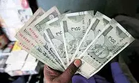 बिना काम किए उठा लिए सरकारी पैसे, पूर्व सरपंच और वीडियो पर केस दर्ज