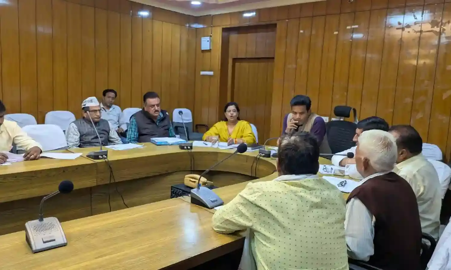 एसआईआर को लेकर राजनैतिक दलों के प्रतिनिधियों के साथ बैठक