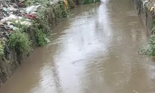 बेमौसम बरसात से जनजीवन अस्तव्यस्त, किसानों की मेहनत पर फिरा पानी