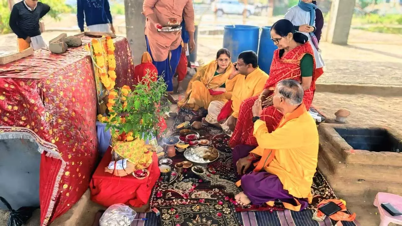 गणपति स्थापना के साथ तुलसी विवाह के कार्यक्रम प्रारंभ गणपति स्थापना के साथ तुलसी विवाह के कार्यक्रम प्रारंभ