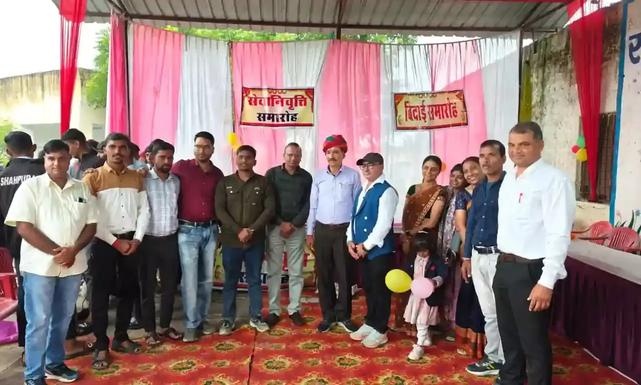 सेवानिवृत्ति पर प्रधानाचार्य की अनोखी पहल — बच्चों के नाम की 1 लाख की सौगात सेवानिवृत्ति पर प्रधानाचार्य की अनोखी पहल — बच्चों के नाम की 1 लाख की सौगात