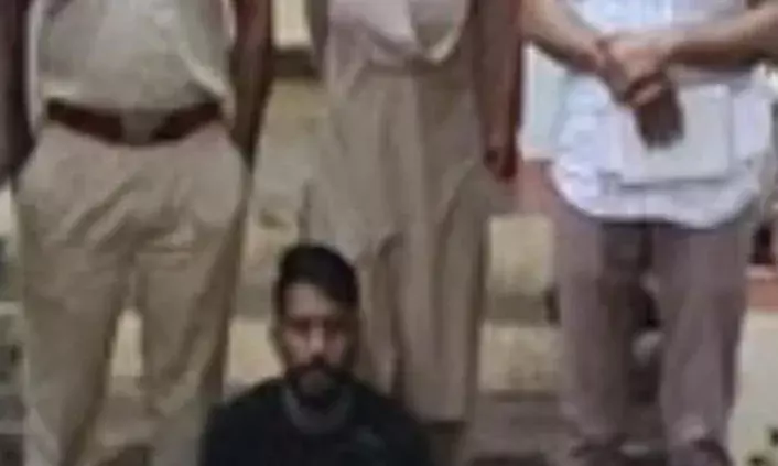 पकड़ा गया 5000 का इनामी नरेश, राजस्थान और मध्य प्रदेश में एक दर्जन से ज्यादा मामले दर्ज पकड़ा गया 5000 का इनामी नरेश, राजस्थान और मध्य प्रदेश में एक दर्जन से ज्यादा मामले दर्ज