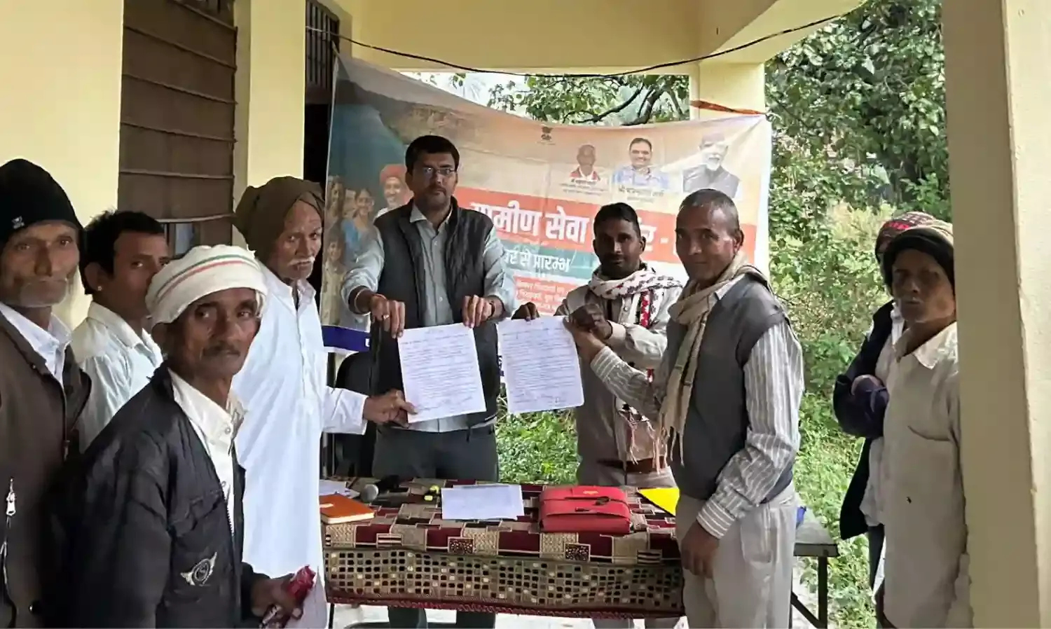 ग्रामीण सेवा शिविर में सुलझा वर्षों पुराना विवाद, परिवार में लौटी सद्भावना और खुशियां