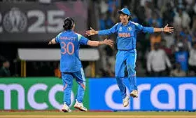 भारतीय महिला टीम का कमाल, ऑस्ट्रेलिया को हराकर फाइनल में पहुंची — 2 नवंबर को नया विश्व चैंपियन मिलेगा