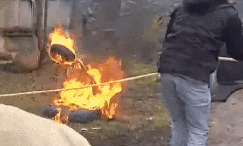 भीलवाड़ा में चलती कार में लगी आग, बड़ा हादसा टला,अफरा-तफरी