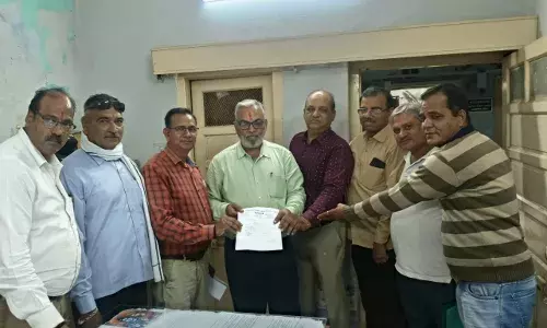 राजस्थान शिक्षक संघ राष्ट्रीय ने जिला शिक्षा अधिकारी को सौंपा ज्ञापन, शिक्षकों को परिलाभ दिलाने की मांग