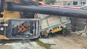 पीथमपुर में निर्माणाधीन रेलवे ब्रिज पर बड़ा हादसा, क्रेन पलटने से दो की मौत