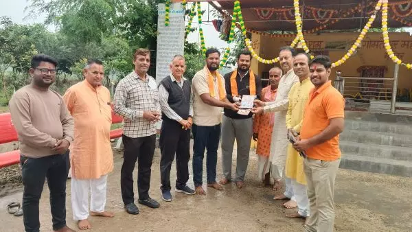 गौमाता की आरती, तिलक व चुनरी ओढ़ाकर की पूजा, गौ सेवकों का हुआ सम्मान