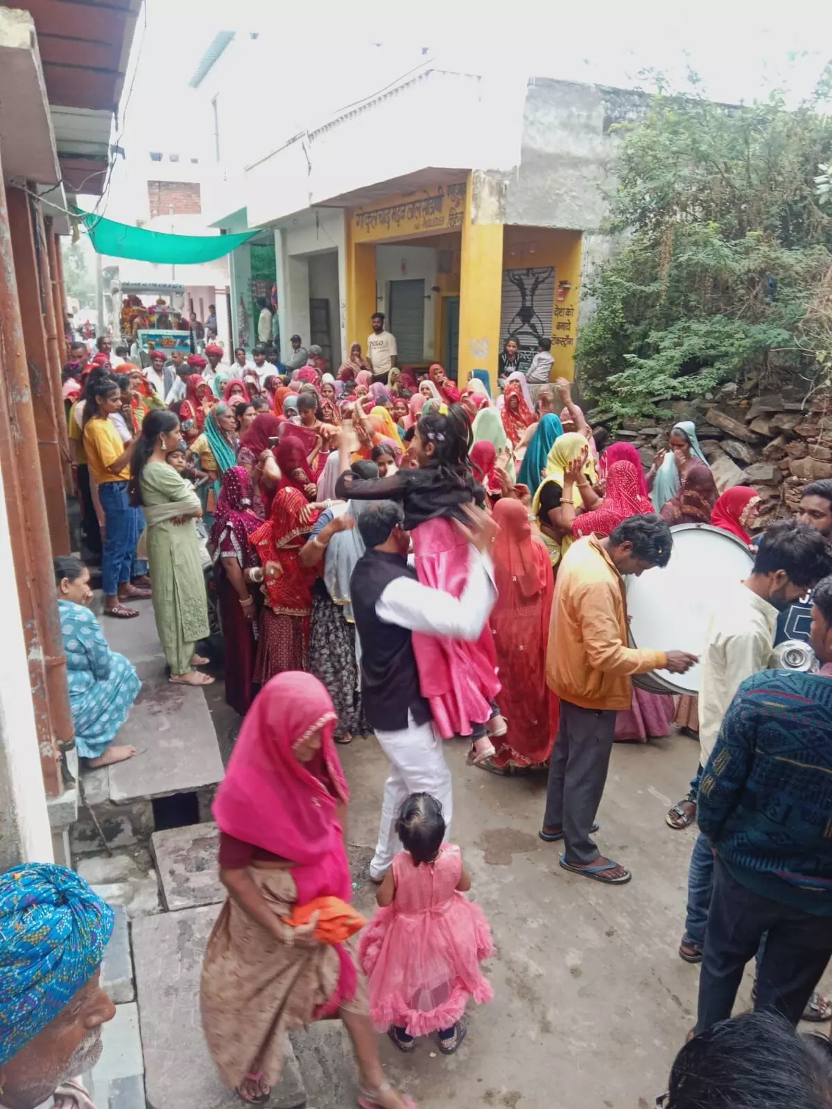 भगवानपुरा डूबा भक्ति की लहर में - - कही रामलीला तो कही प्रभातफेरियो का संगम तो कही विशाल भजन संध्या भगवानपुरा डूबा भक्ति की लहर में - - कही रामलीला तो कही प्रभातफेरियो का संगम तो कही विशाल भजन संध्या