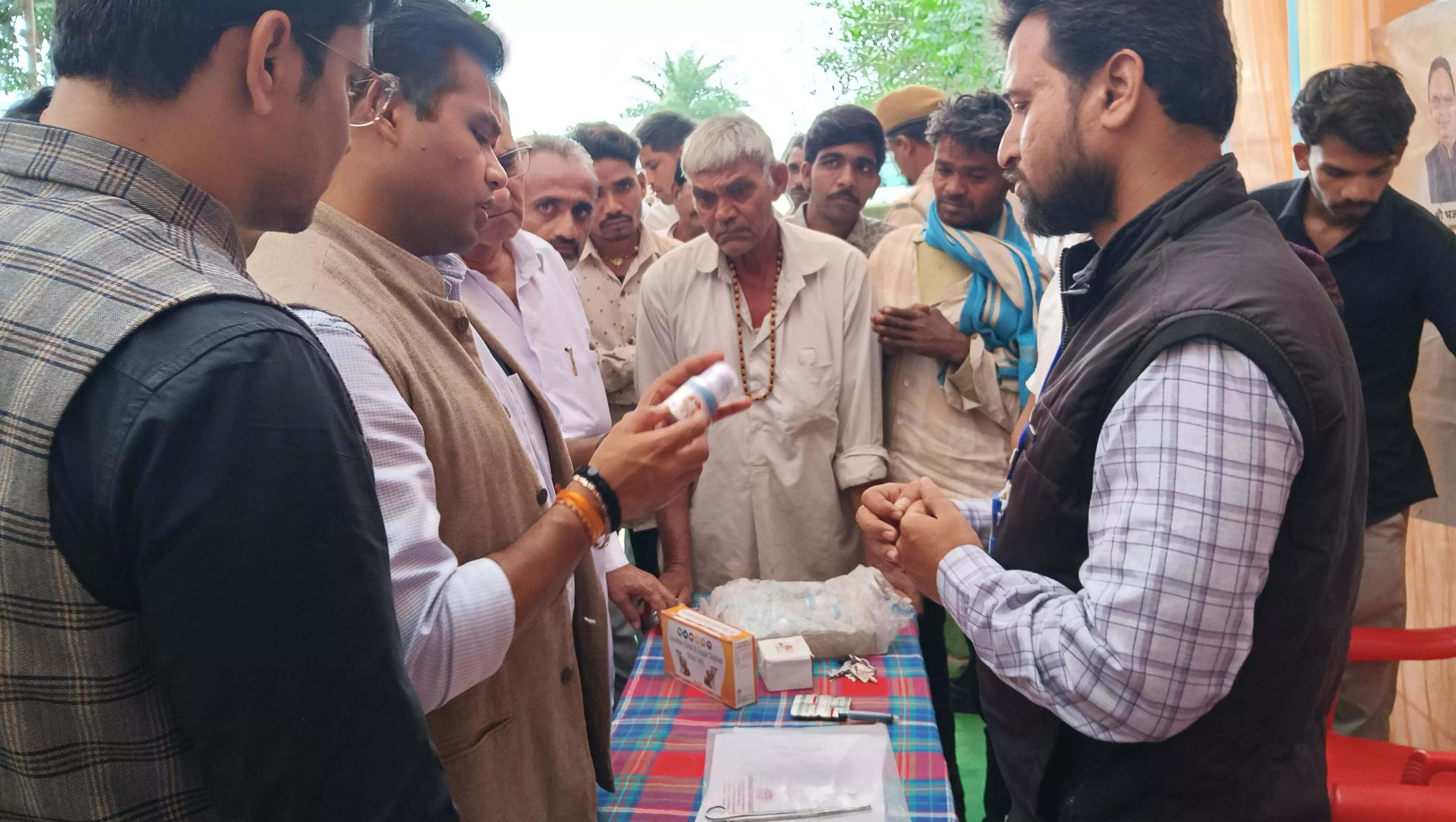 भगवानपुरा में आयोजित ग्रामीण सेवा शिविर का जिला कलक्टर ने किया अवलोकन भगवानपुरा में आयोजित ग्रामीण सेवा शिविर का जिला कलक्टर ने किया अवलोकन