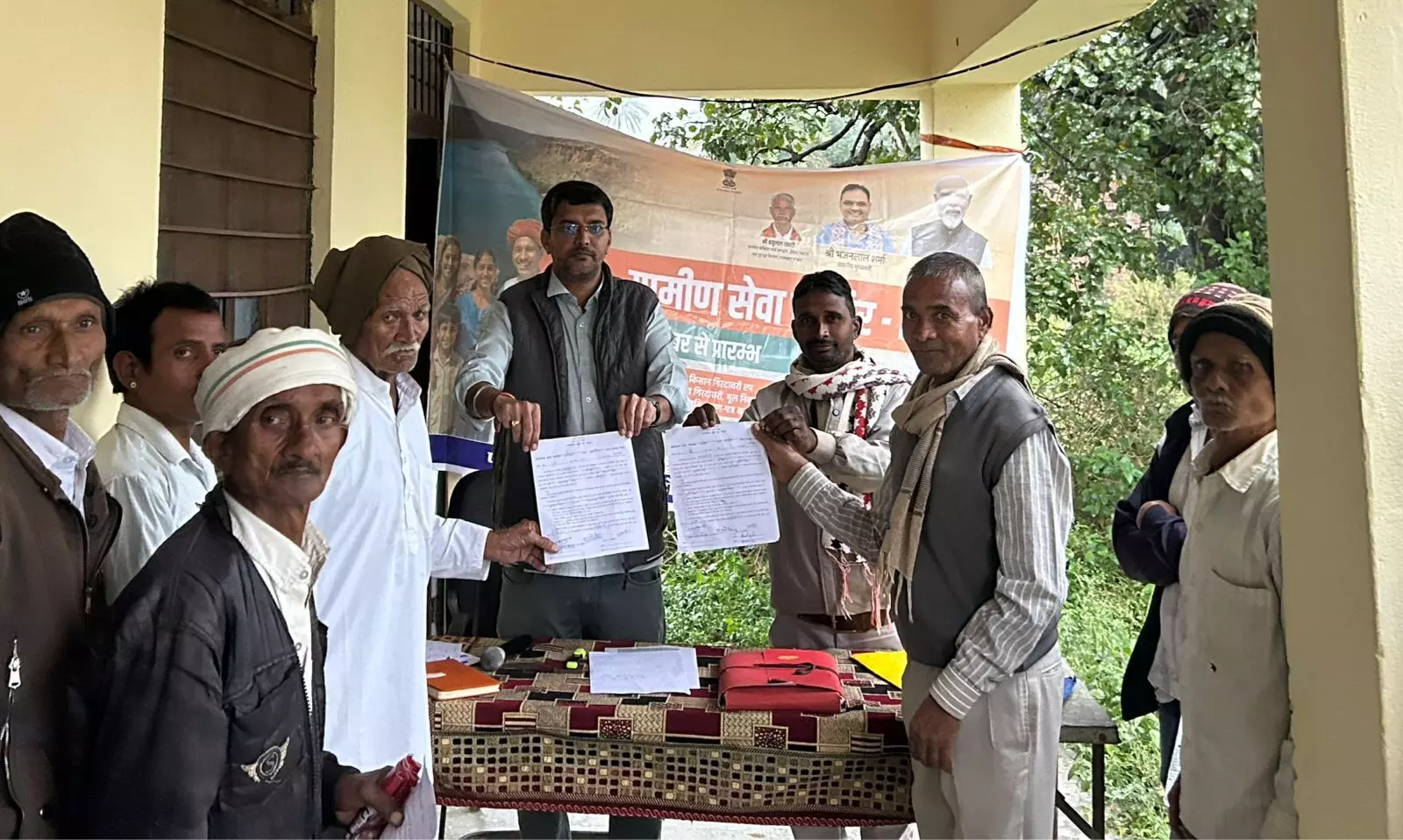 ग्रामीण सेवा शिविर में सुलझा वर्षों पुराना विवाद, परिवार में लौटी सद्भावना और खुशियां