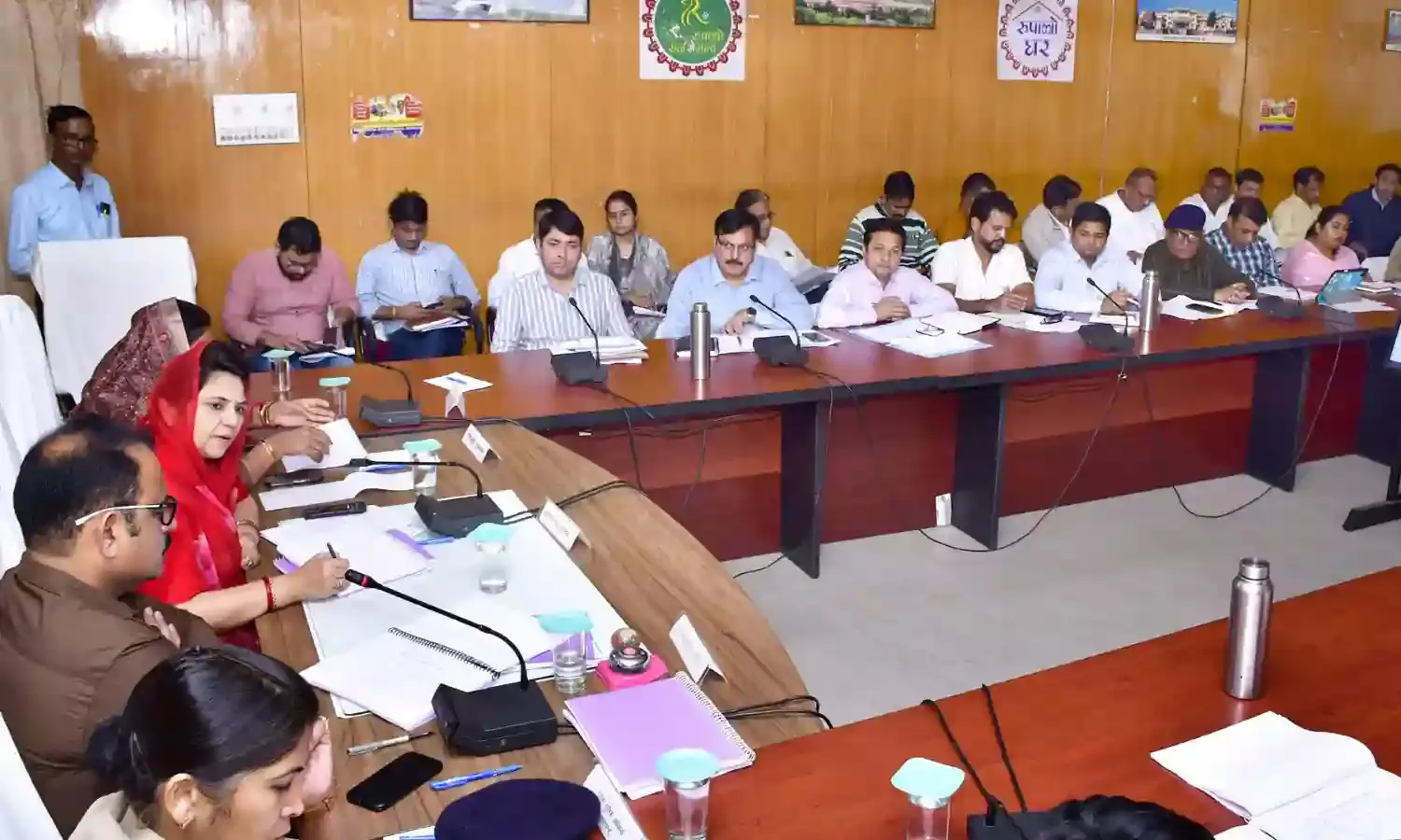 हर योजना की जानकारी आमजन को हो, कोई भी पात्र न रहे वंचित, शत प्रतिशत लक्ष्य अर्जित करें :सांसद