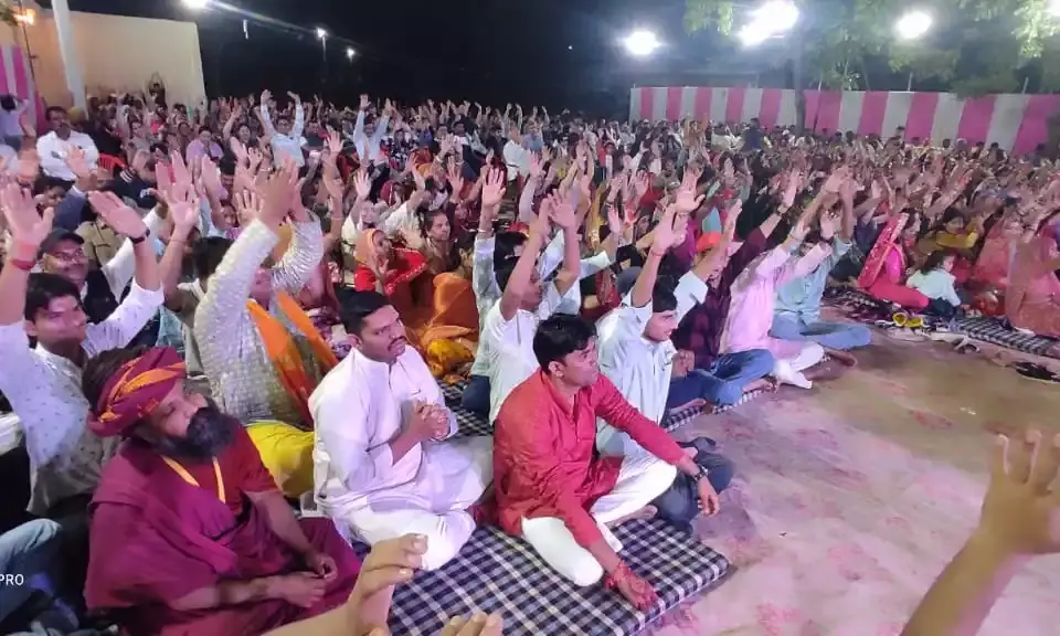 शाहपुरा में भजन संध्या में झूमे भक्त, संत प्रकाशदास महाराज ने किए भजनों से अभिभूत शाहपुरा में भजन संध्या में झूमे भक्त, संत प्रकाशदास महाराज ने किए भजनों से अभिभूत